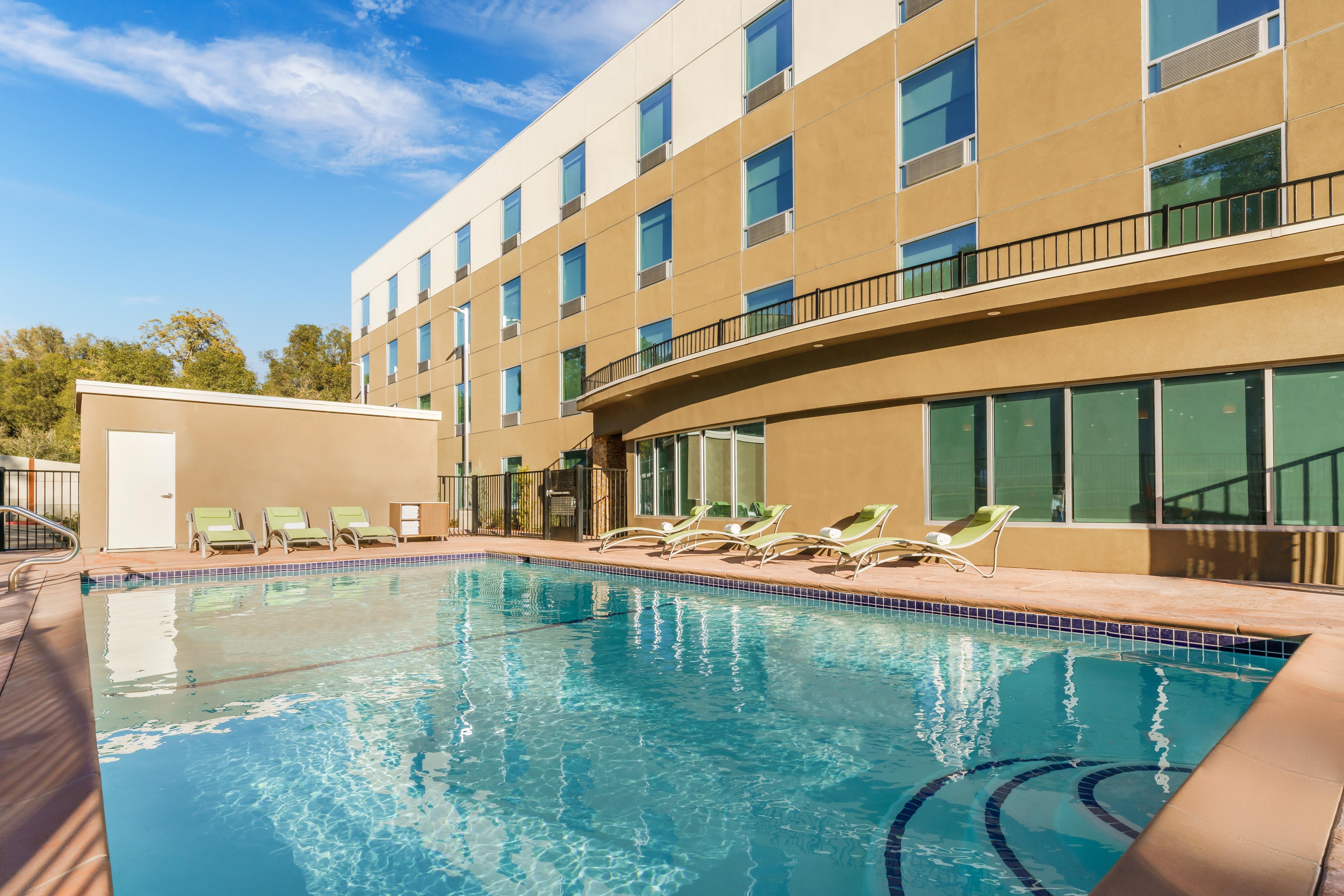 Holiday Inn Express & Suites Oakhurst-Yosemite Park Area By Ihg Exterior photo